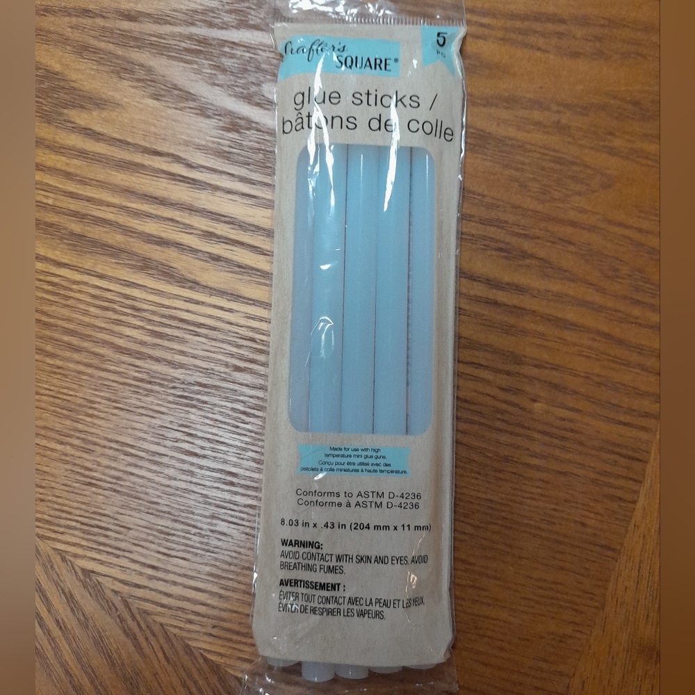 Crafter's Square White Glue Sticks NWT Size:OS Crafters Squares